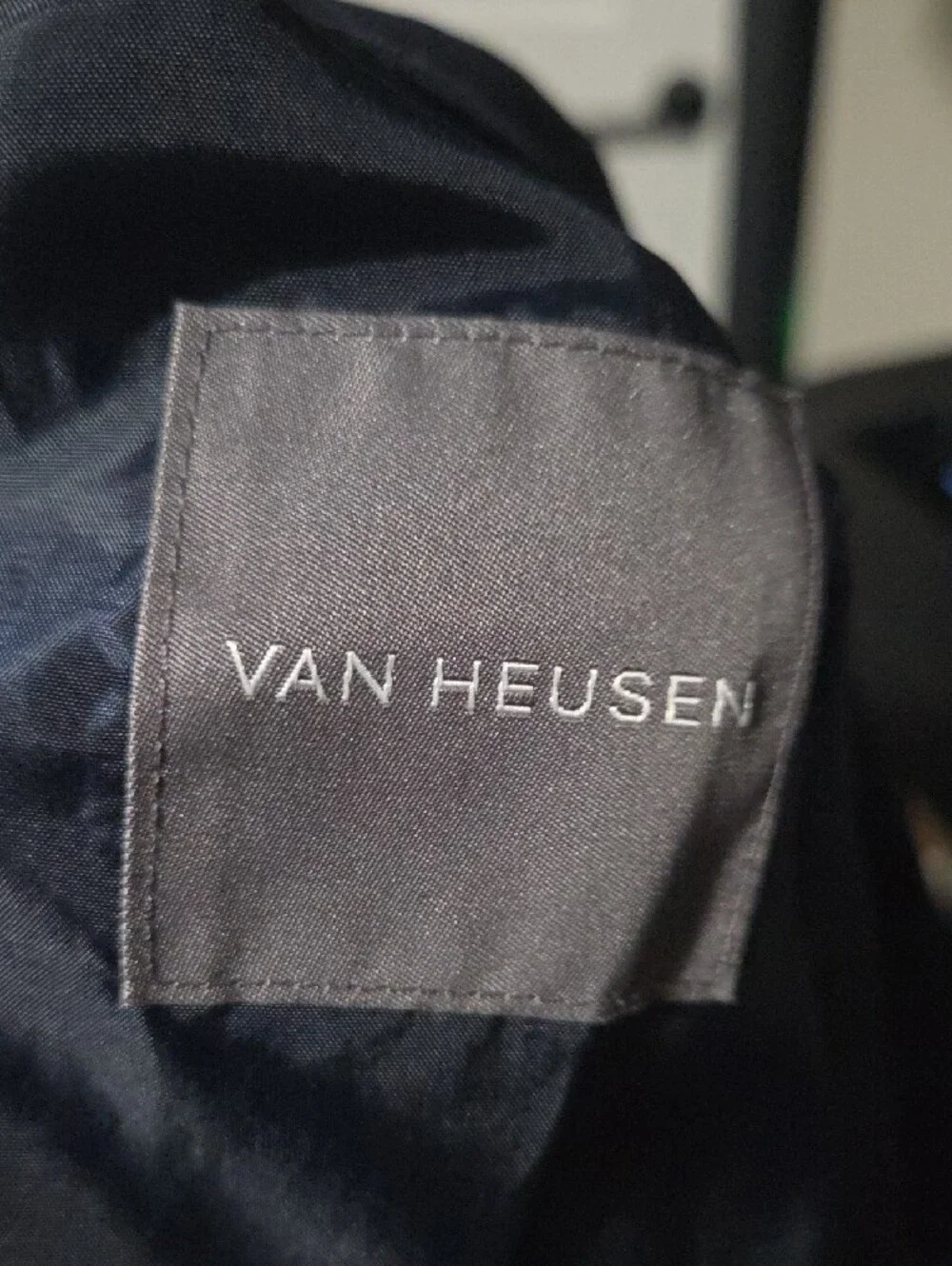 Van Heusen Navy Blue Kids Blazer. 14 Husky.  Like New